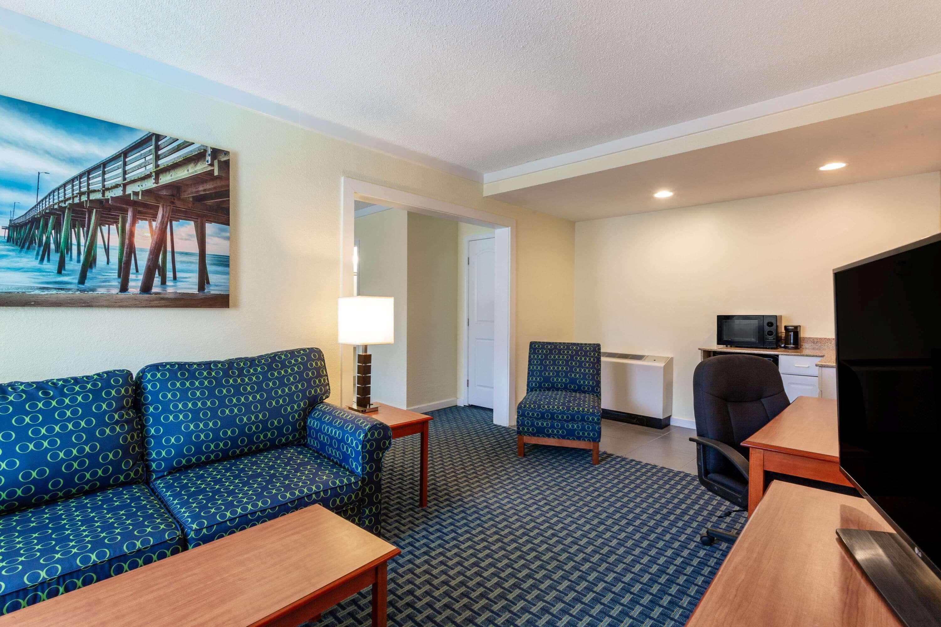 Ramada By Wyndham Virginia Beach Exteriör bild