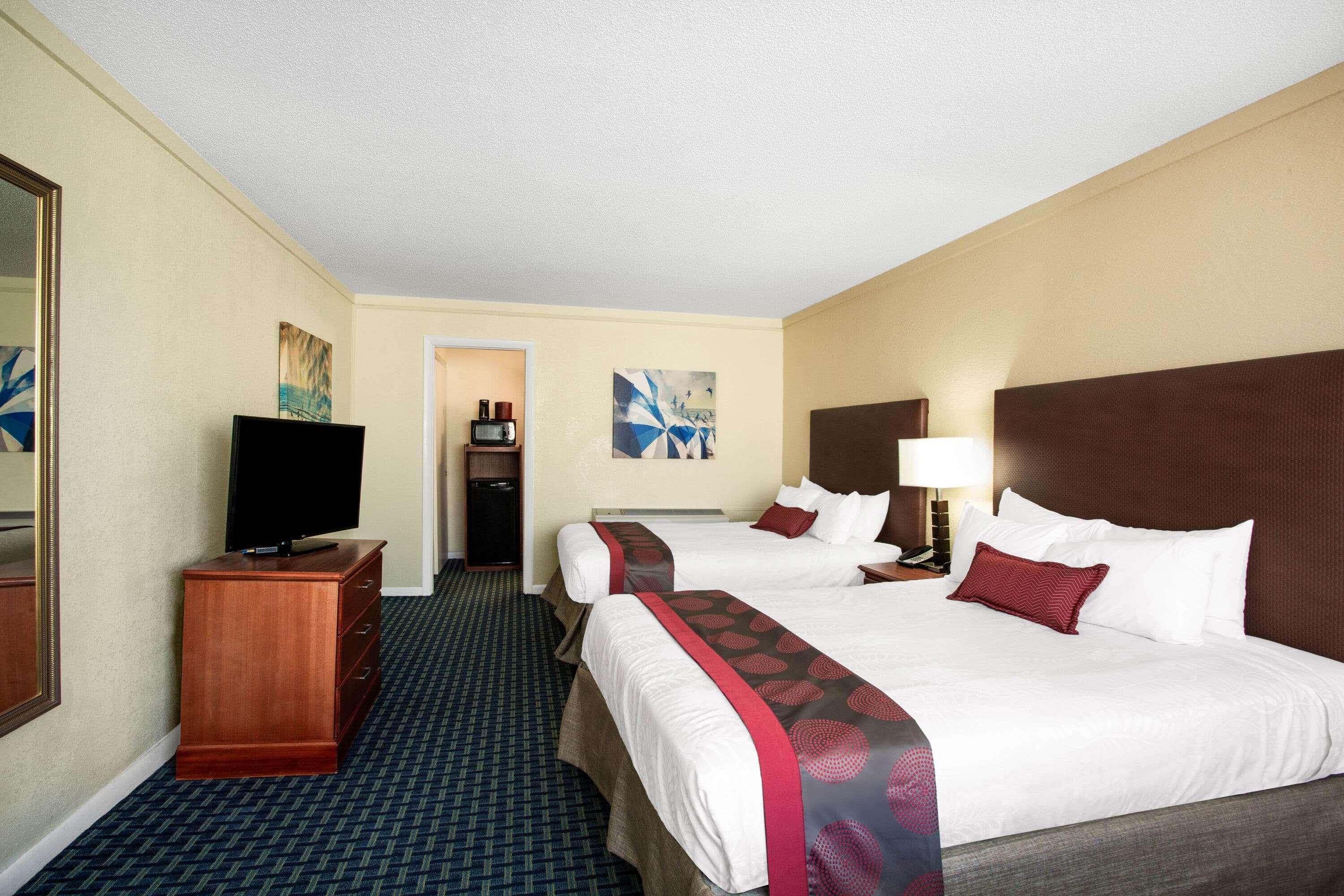 Ramada By Wyndham Virginia Beach Exteriör bild
