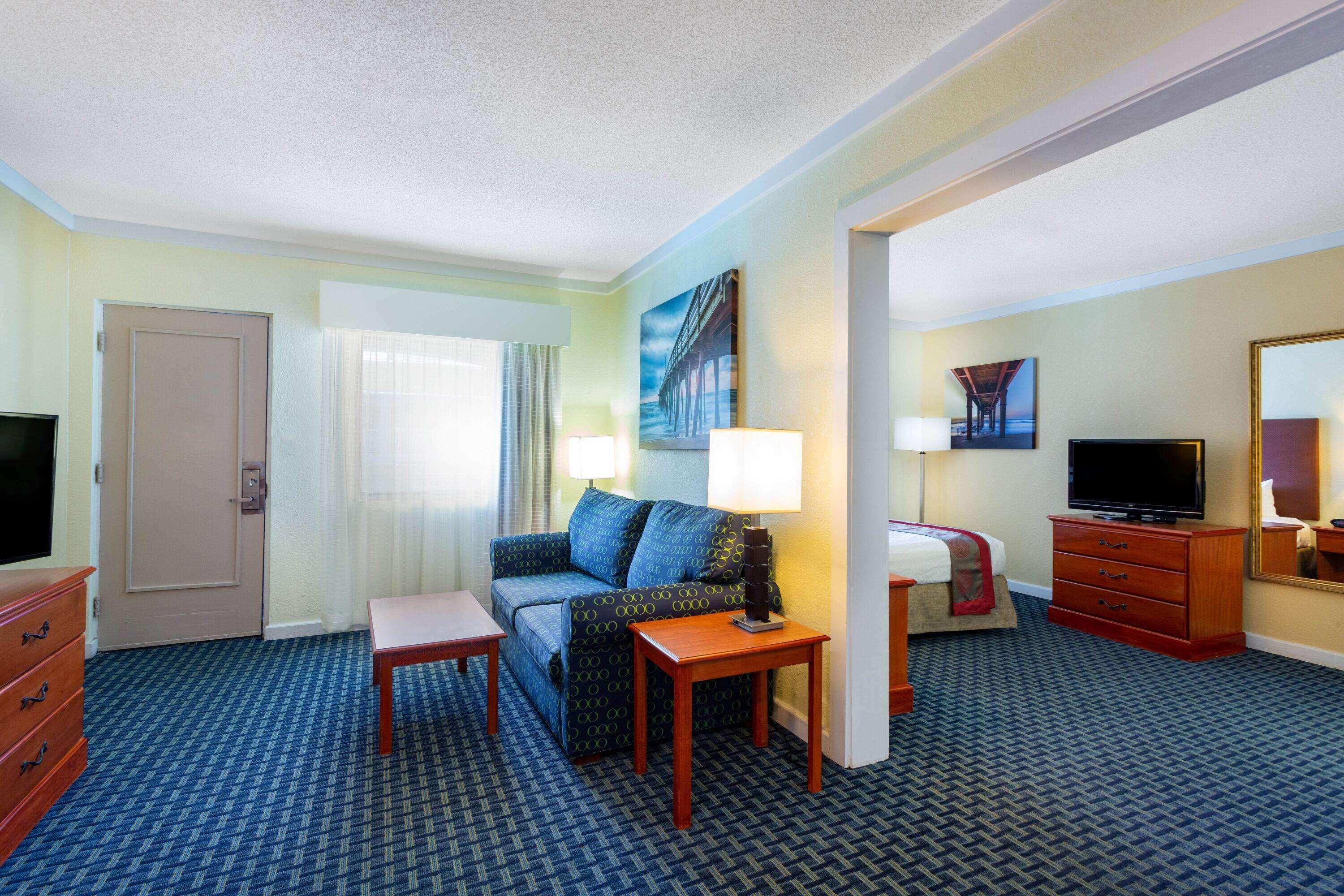 Ramada By Wyndham Virginia Beach Exteriör bild