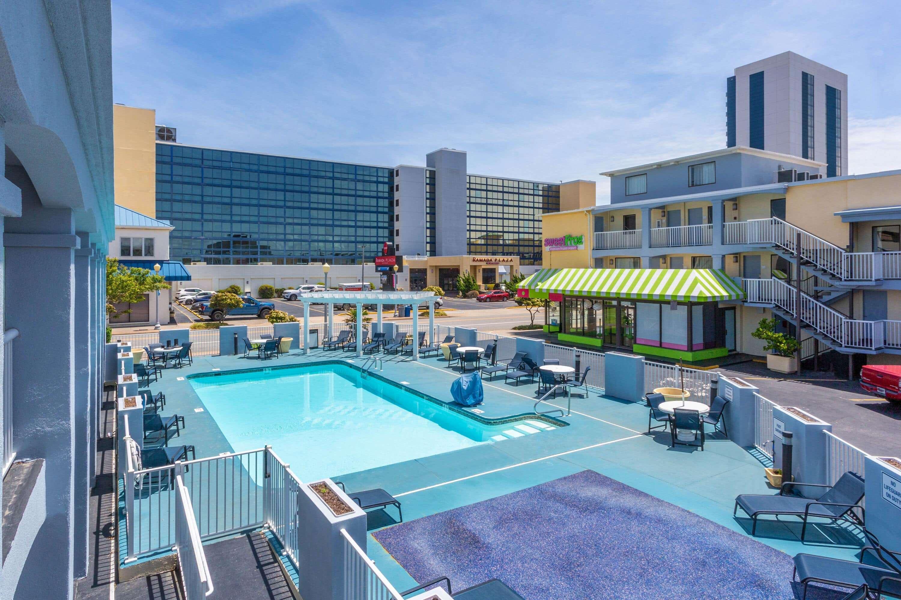 Ramada By Wyndham Virginia Beach Exteriör bild
