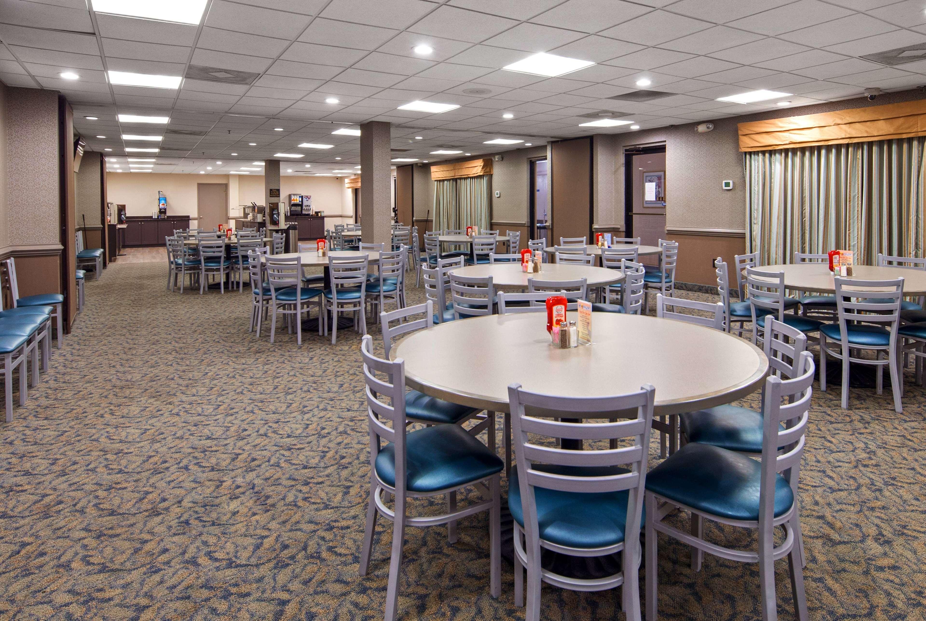 Ramada By Wyndham Virginia Beach Exteriör bild
