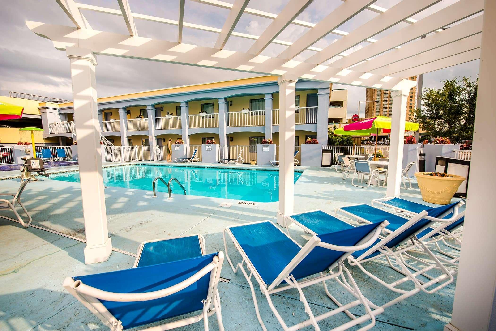 Ramada By Wyndham Virginia Beach Exteriör bild